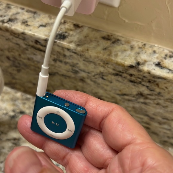 IPod - Picture 3 of 3